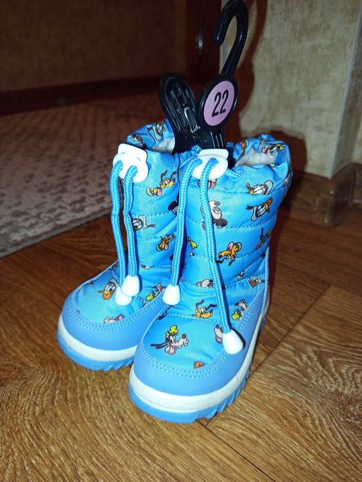 Зимові чоботи на хлопчика