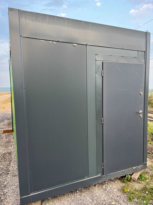 Kontener ocieplany PIR 10 cm – solidny, stan bardzo dobry