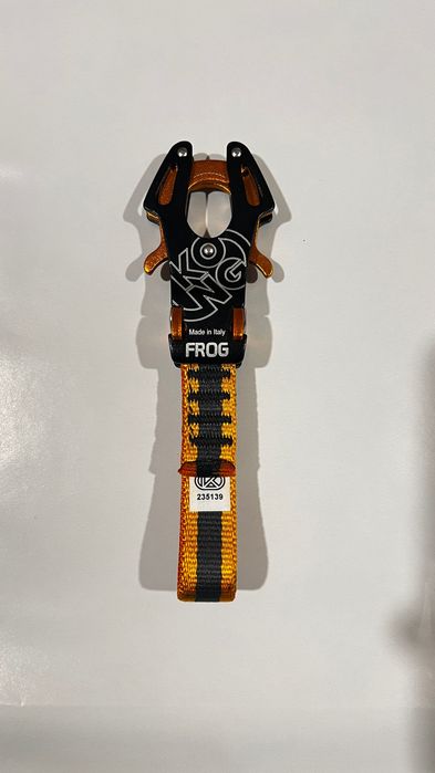 KONG Frog – automatyczny karabinek zaczepowy