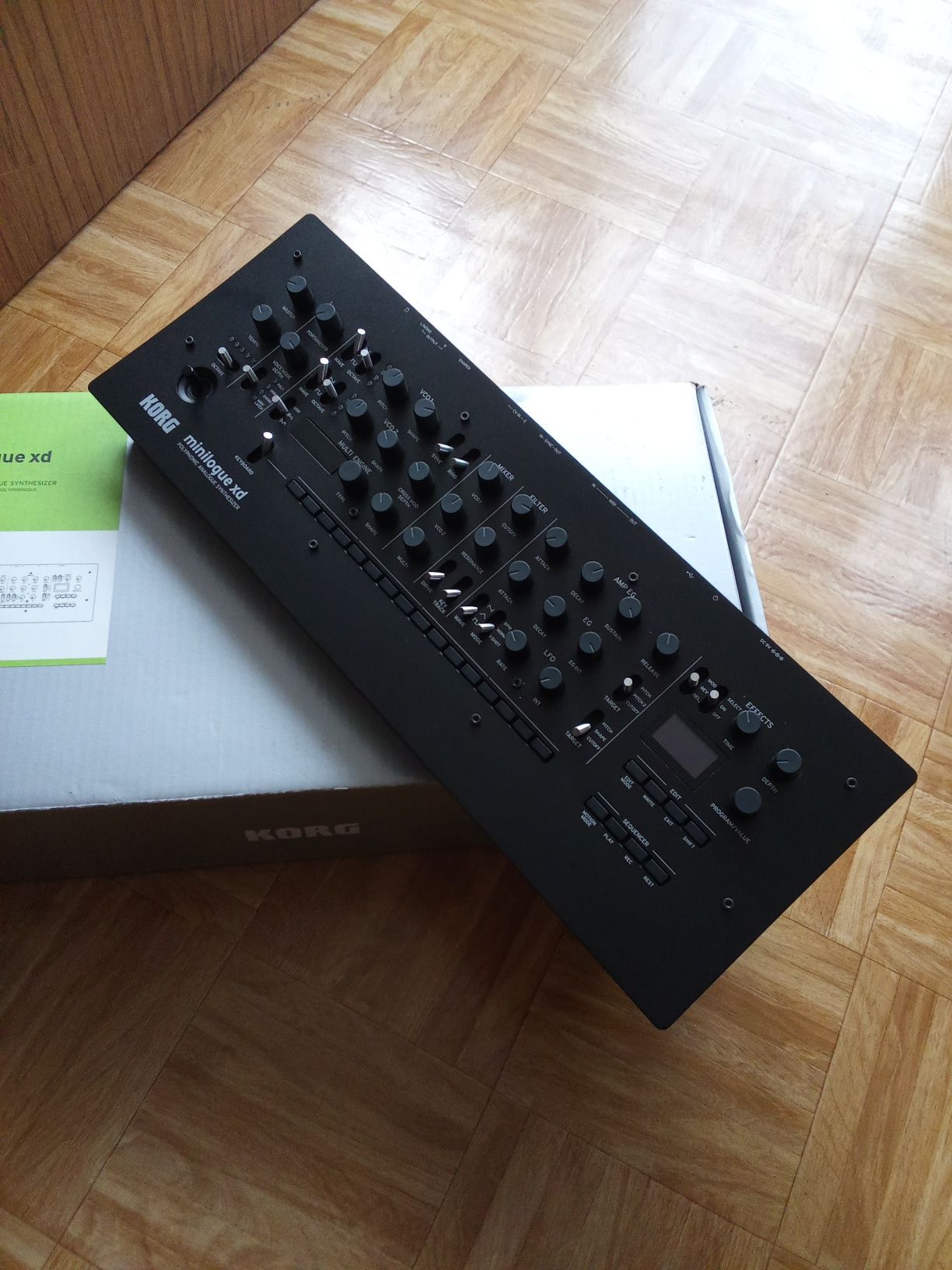 Korg Minilogue XD syntezator