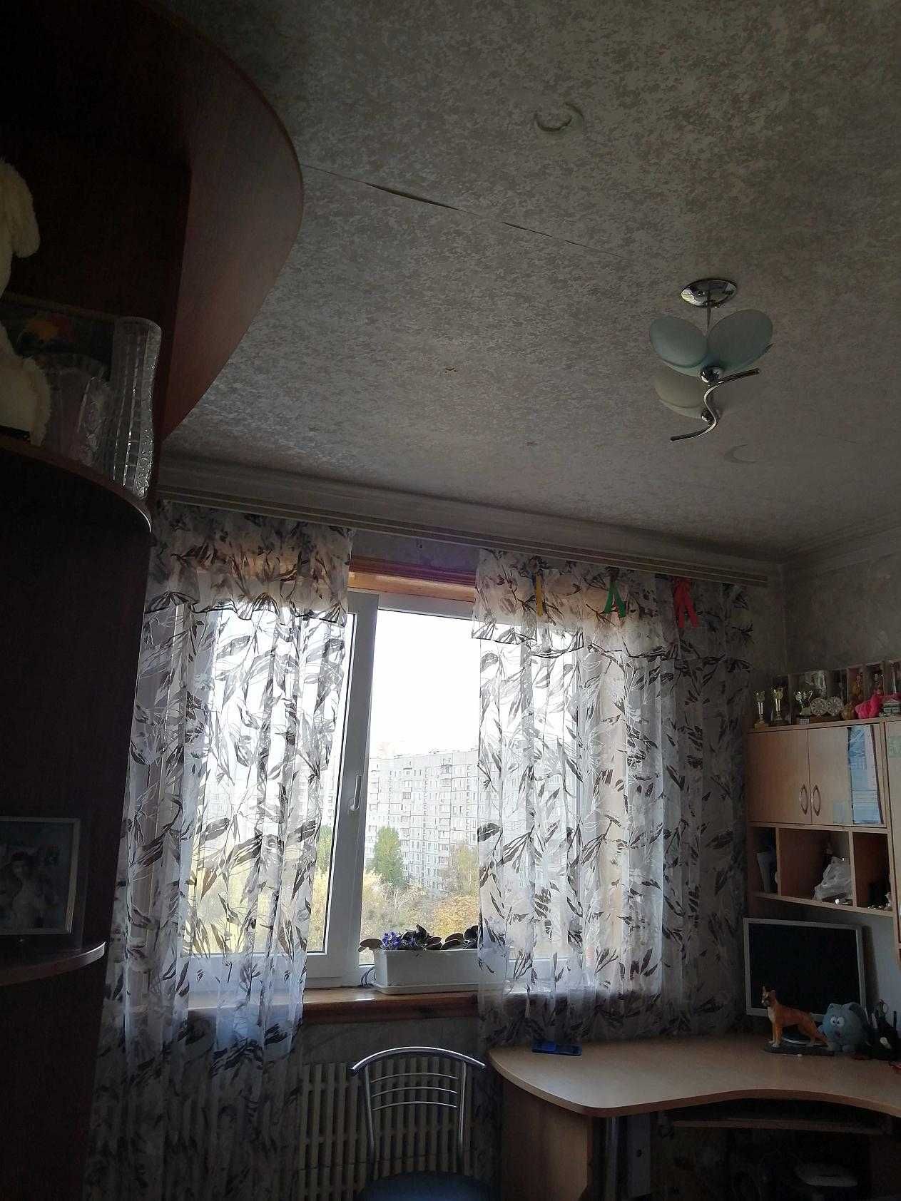 Продам 2к кв  Алексеевка,  пр Победы, ост Школьная 22500.