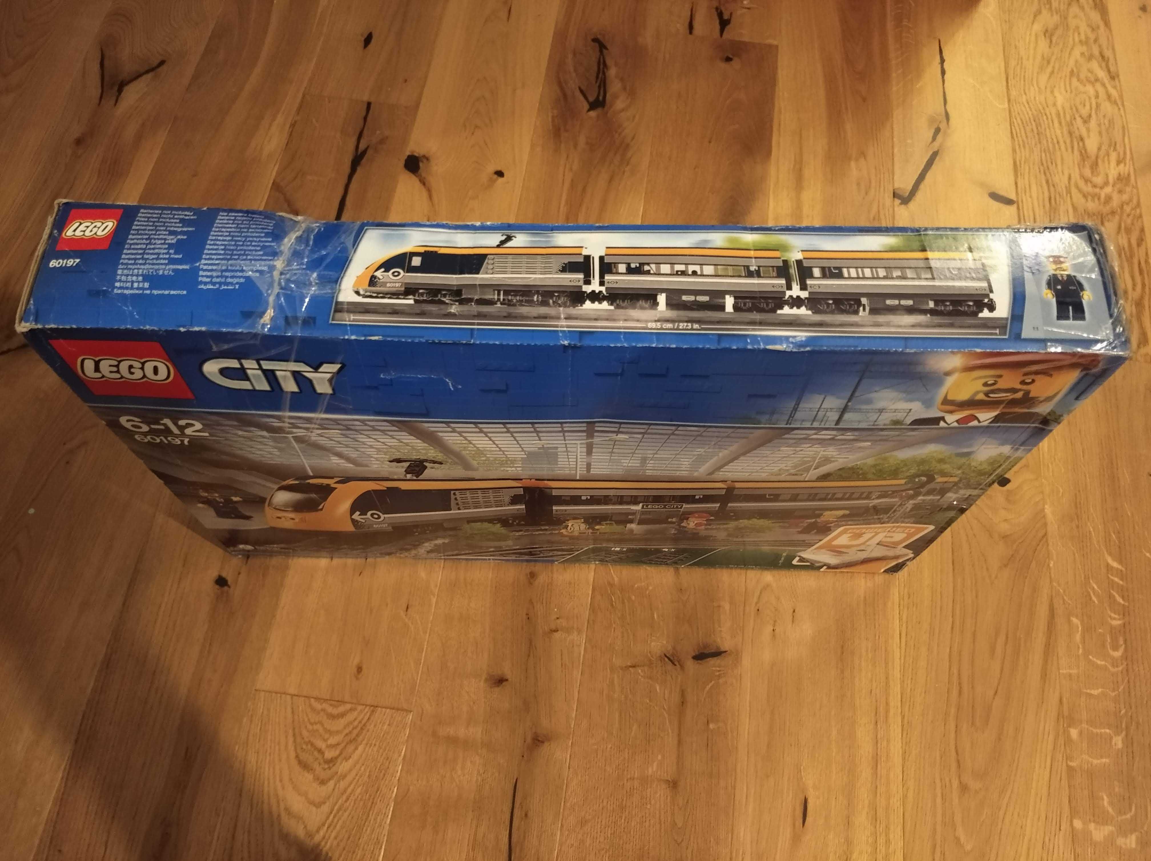 LEGO City 60197 Pociąg pasażerski - NOWY
