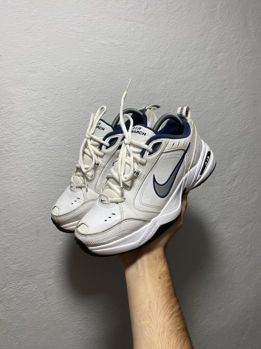 Оригінальні кросівки Nike Air Monarh