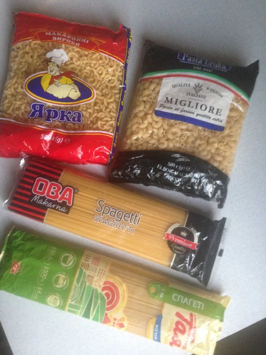 Консервы, чай,  макароны, рис, мука.