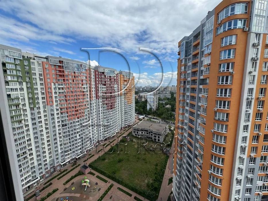 Продаж 3 кімнатна квартира ЖК Каховська/метро Лівобережна/ТРЦ Комод