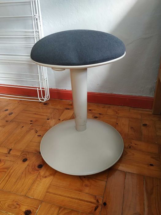 Banco de altura ajustável Ikea NILSERIK