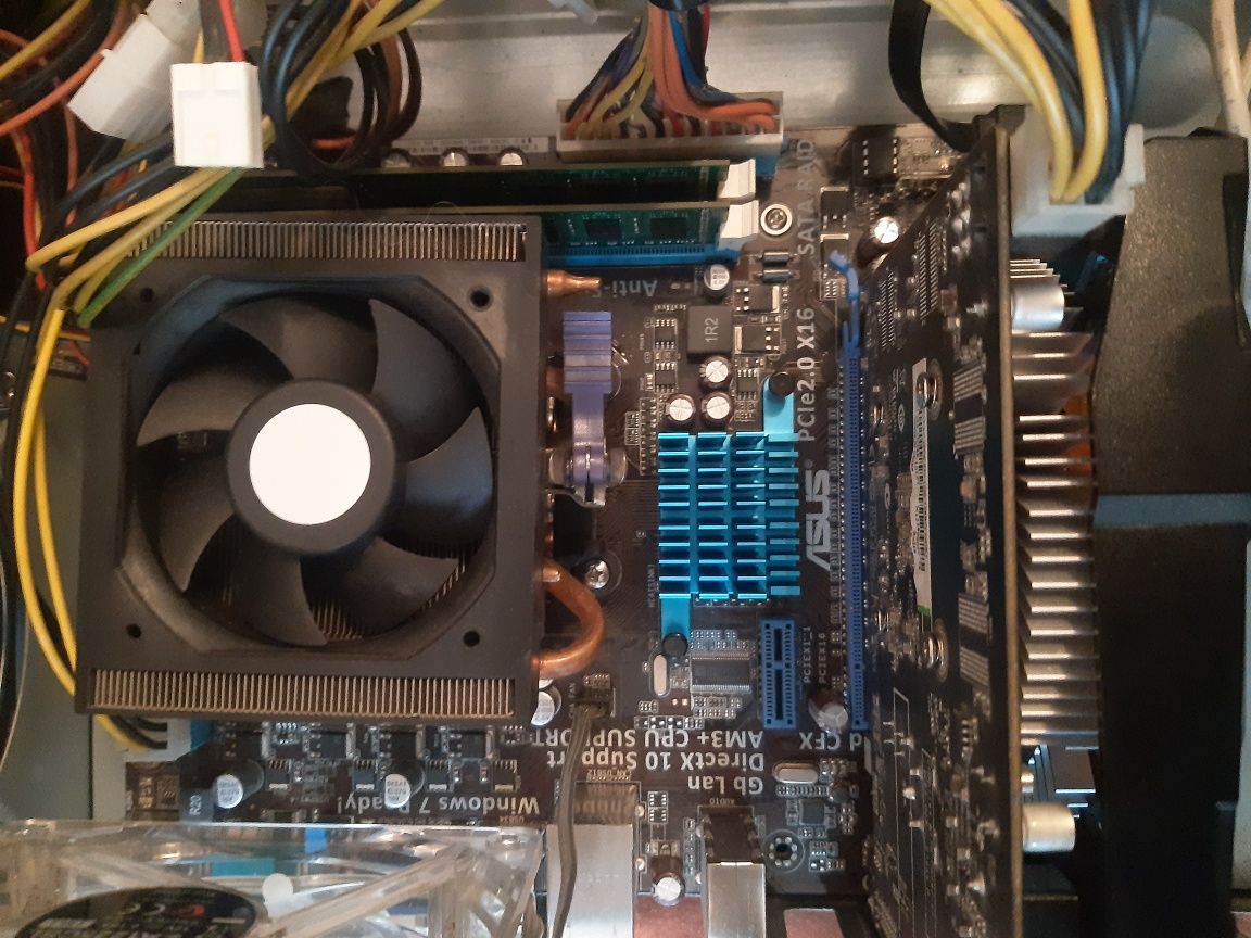 phenom x4 965 Black Edition 3.4Ghz gtx 650 z