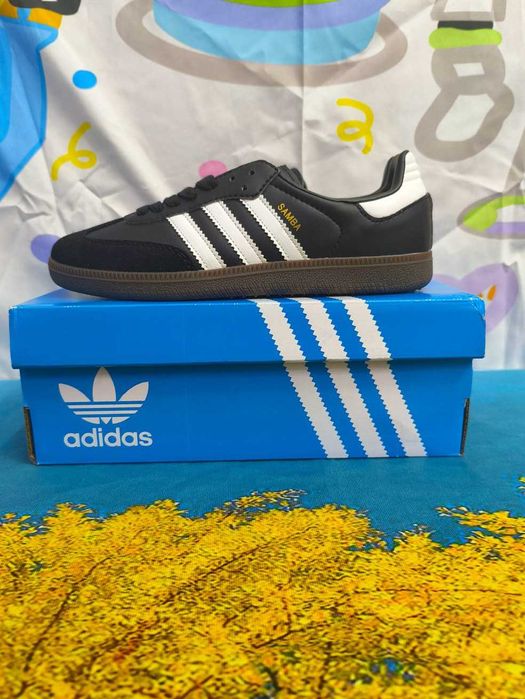 Adidas, biało-czarne trampki, rozmiar 39