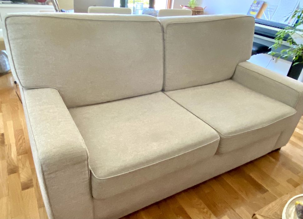 Sofa bege - boa estrutura