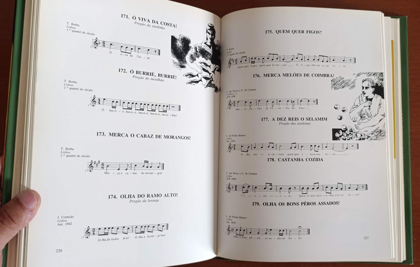 Cancioneiro Popular Português - Michel Giacometti 
Capa dura