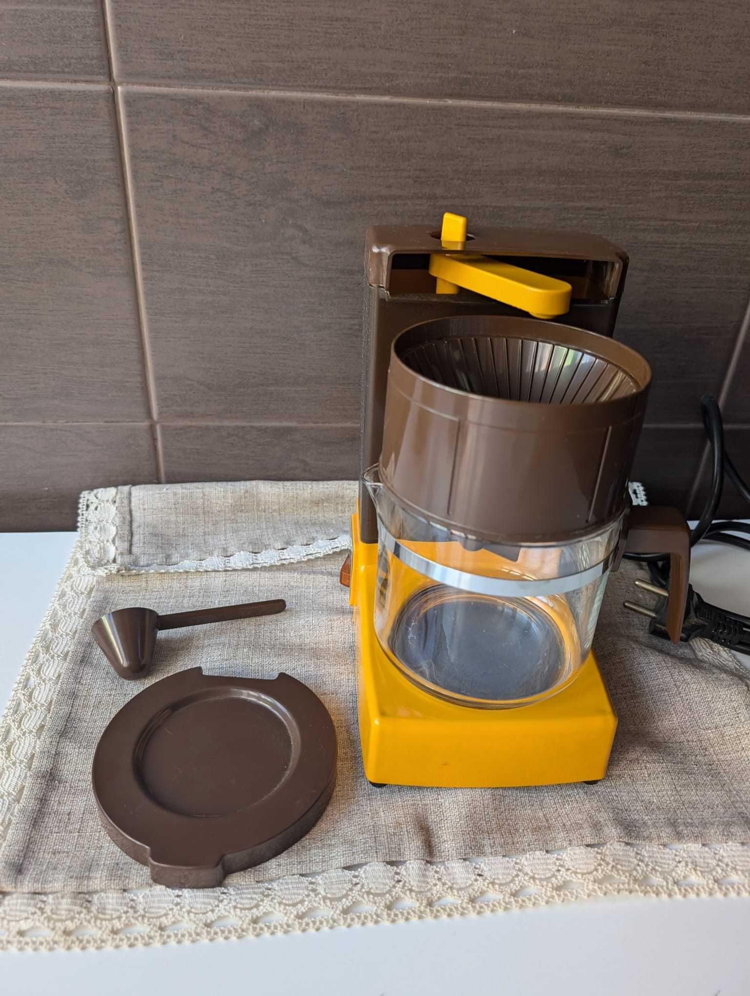 Máquina de Café Vintage, marca VIPO