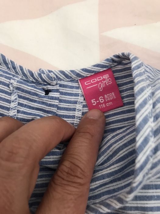 2 peças - Camisas, calçoes e minisaias 3-4 anos