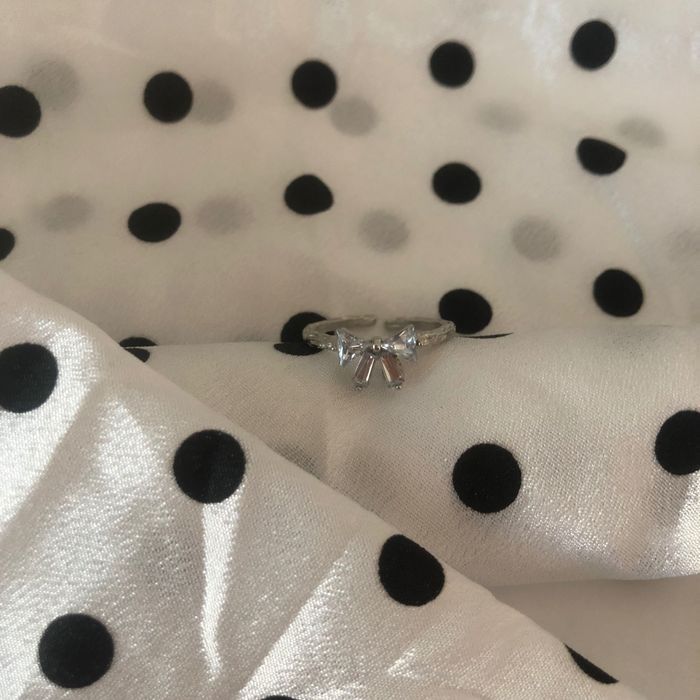 Серебреное кольцо с бантиком