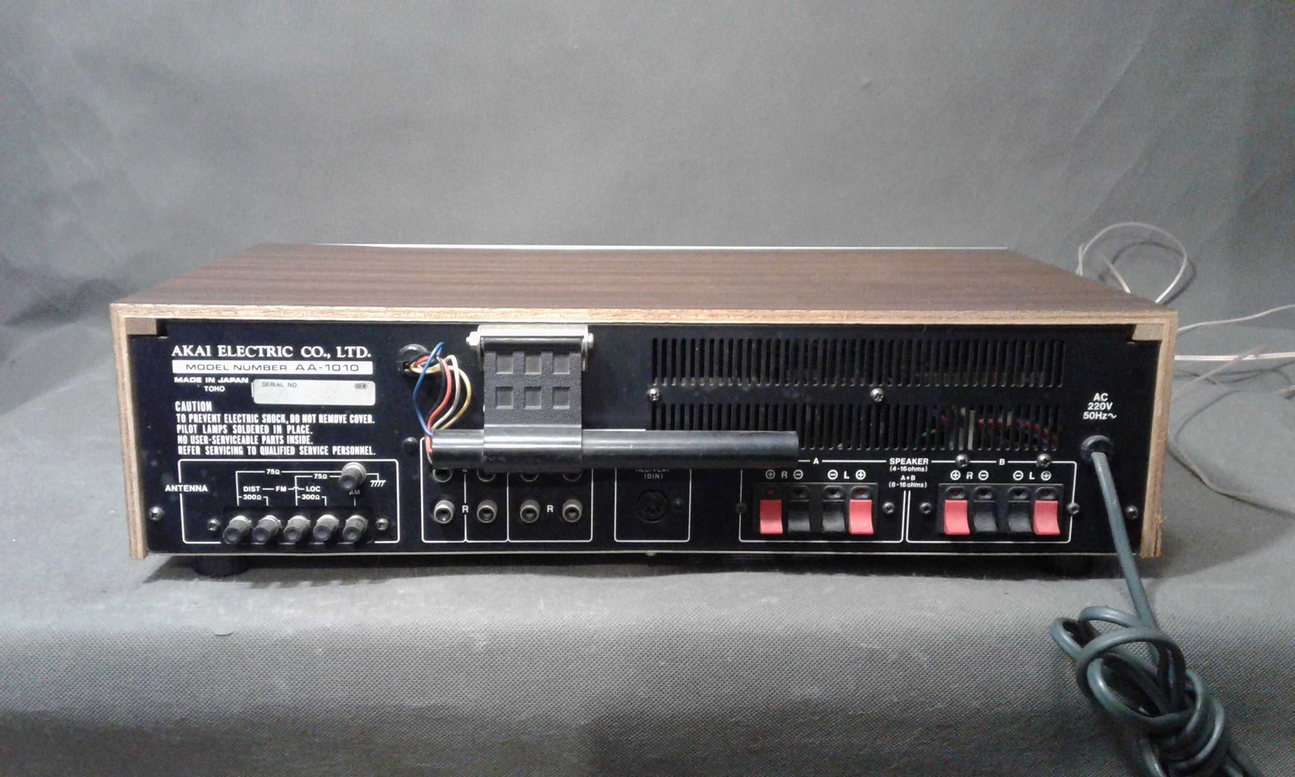AKAI AA-1010, amplituner stereo vintage
