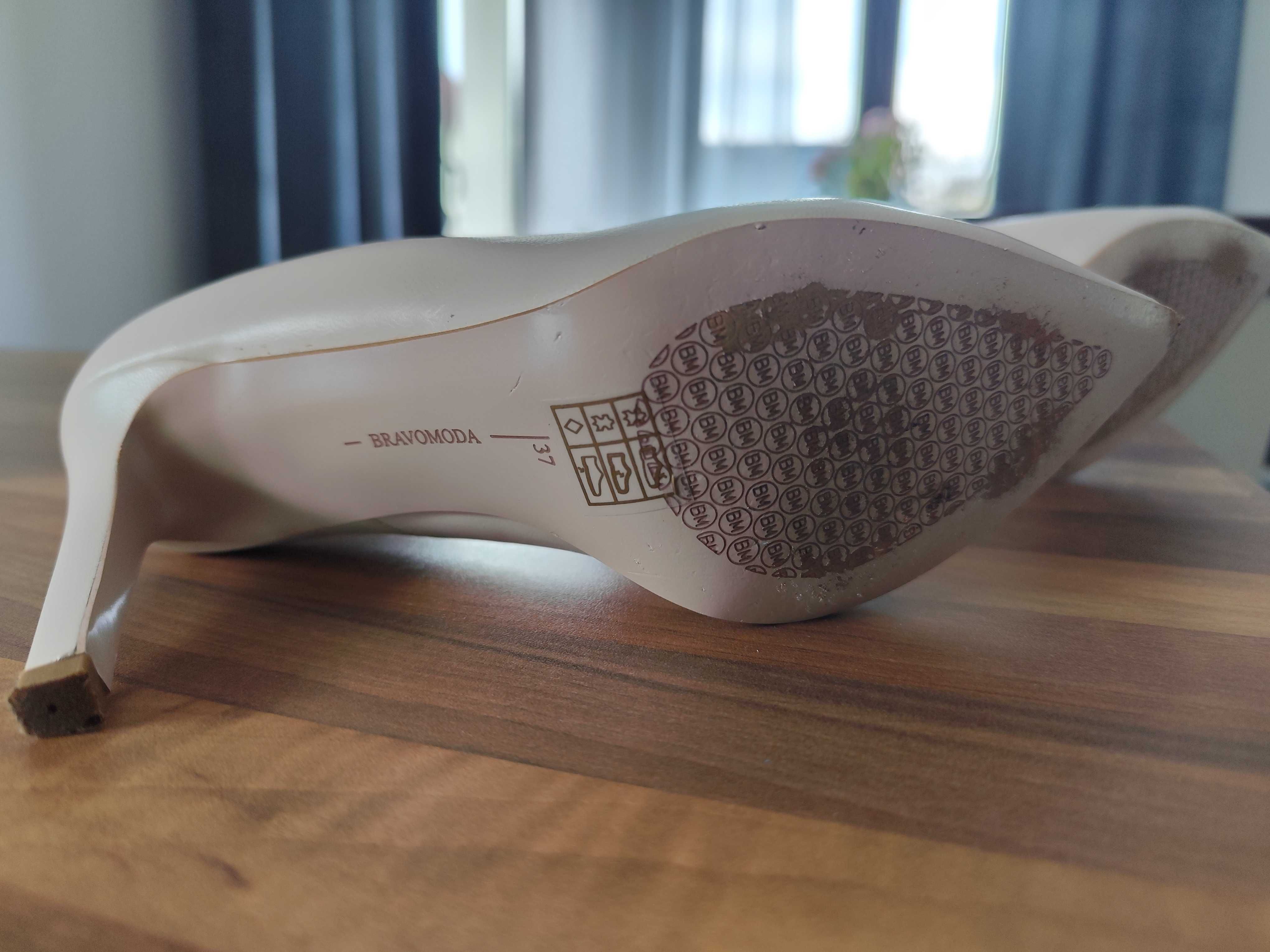 Buty szpilki Bravomoda stan idealny rozm. 38