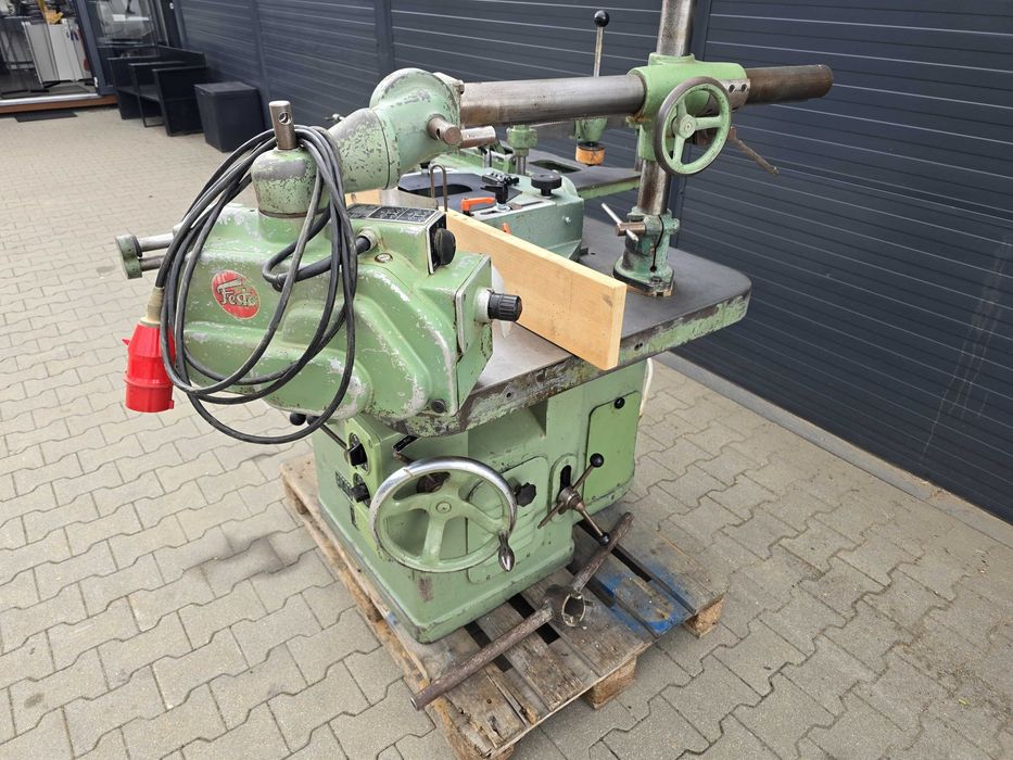 Frezarka dolnowrzecionowa z wózkiem bauerle