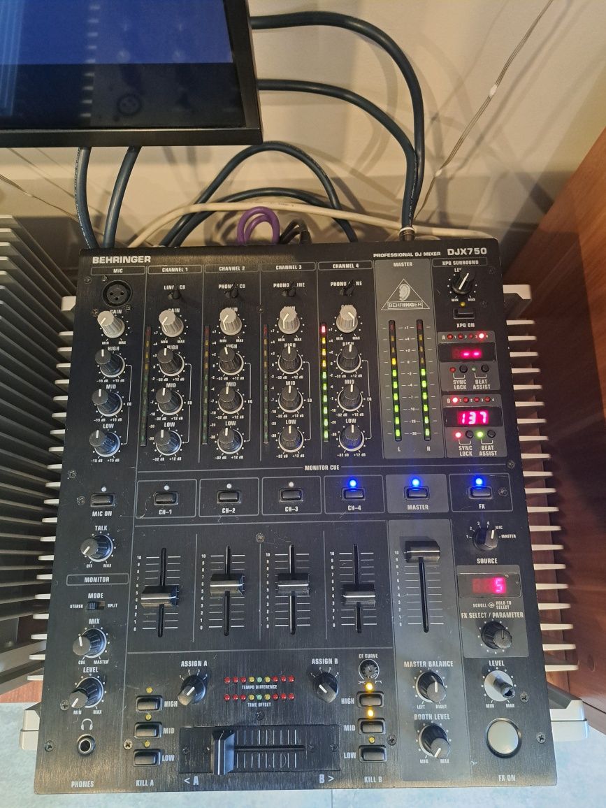 Behringer DJX750 professional DJ mixer mikser audio