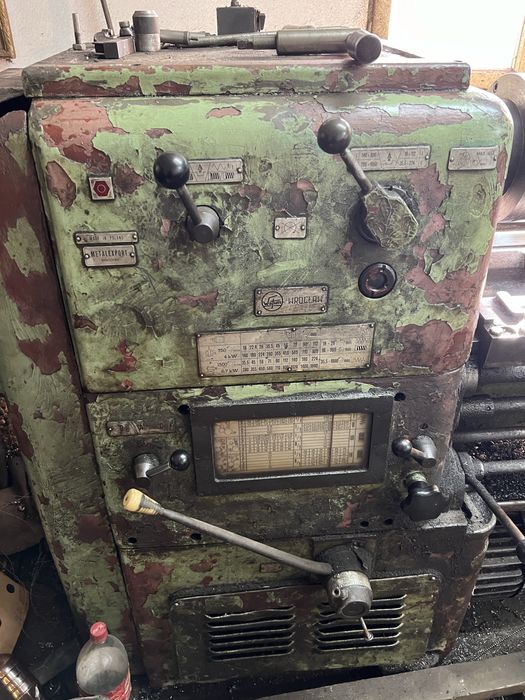 Токарний станокк