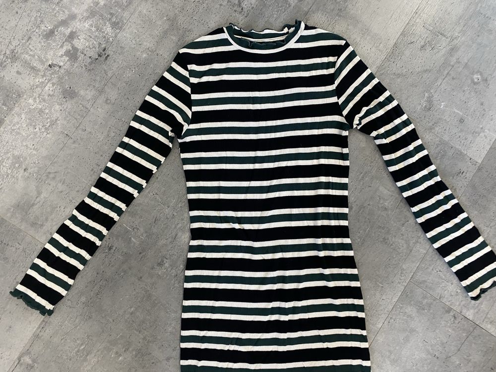 Obcisła sukienka Mini reserved 140 Xs w paski