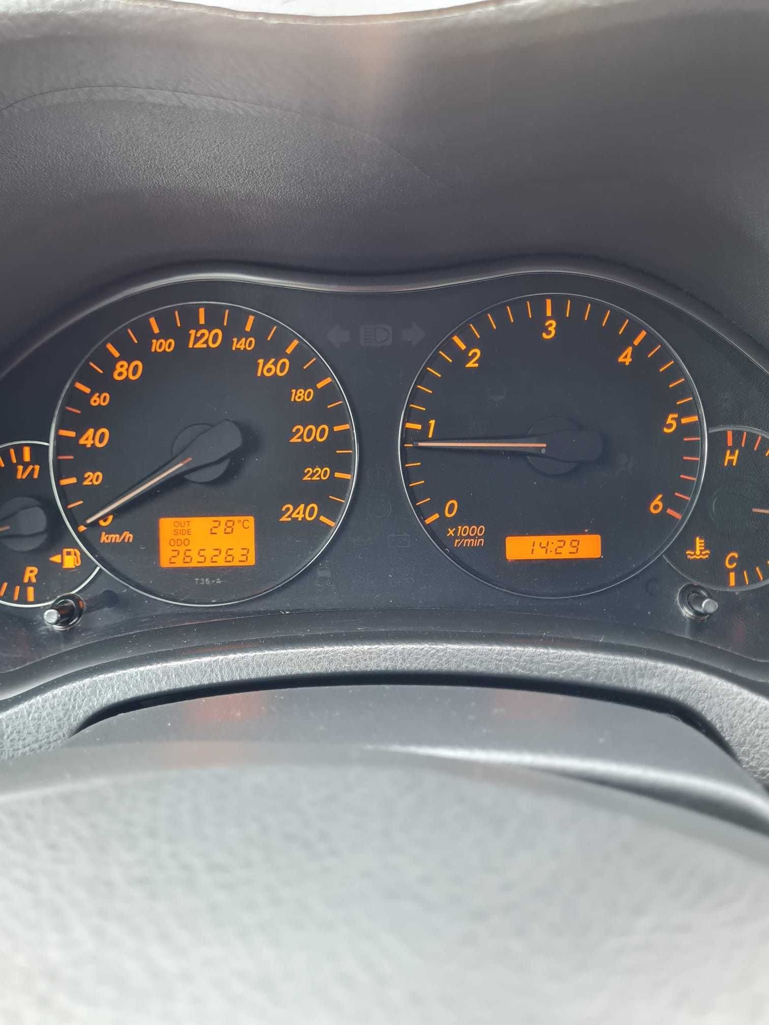 Toyota Avensis 2.0 - 2004