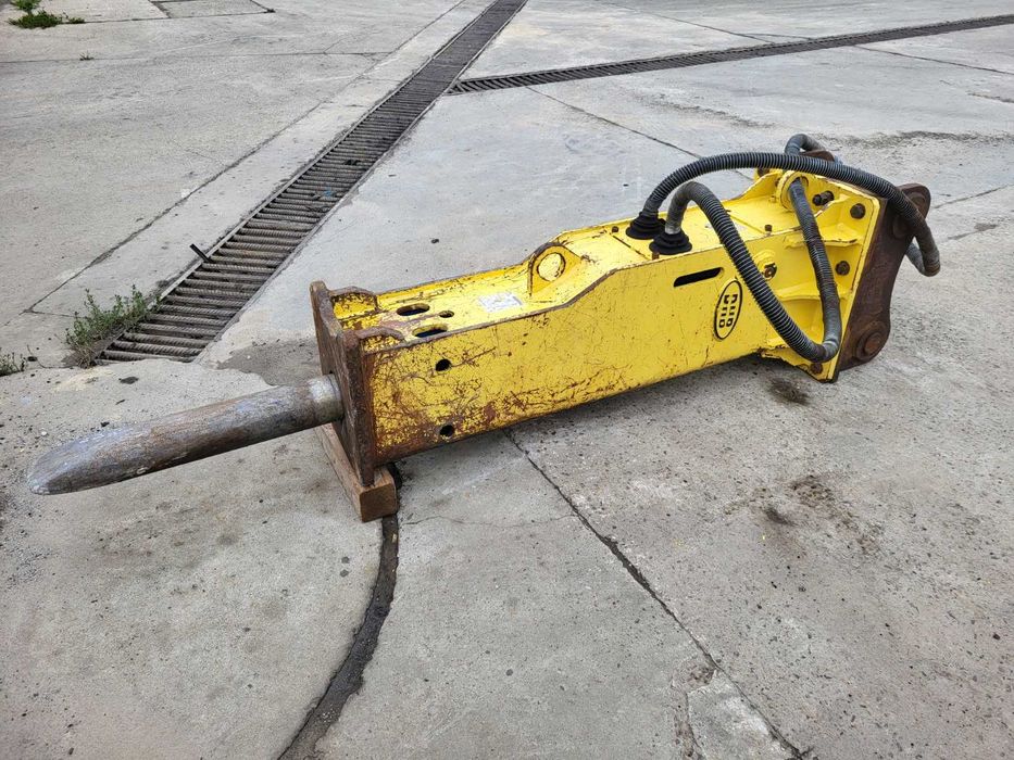 Młot hydrauliczny DHB 135S do koparki 16-22 T