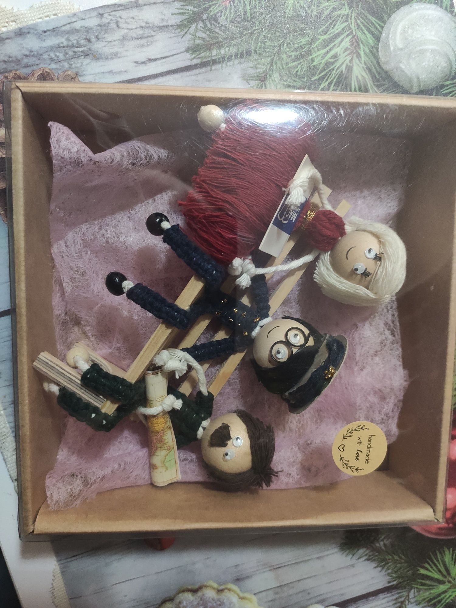 Pomysł na prezent lalki z makramy rodzina