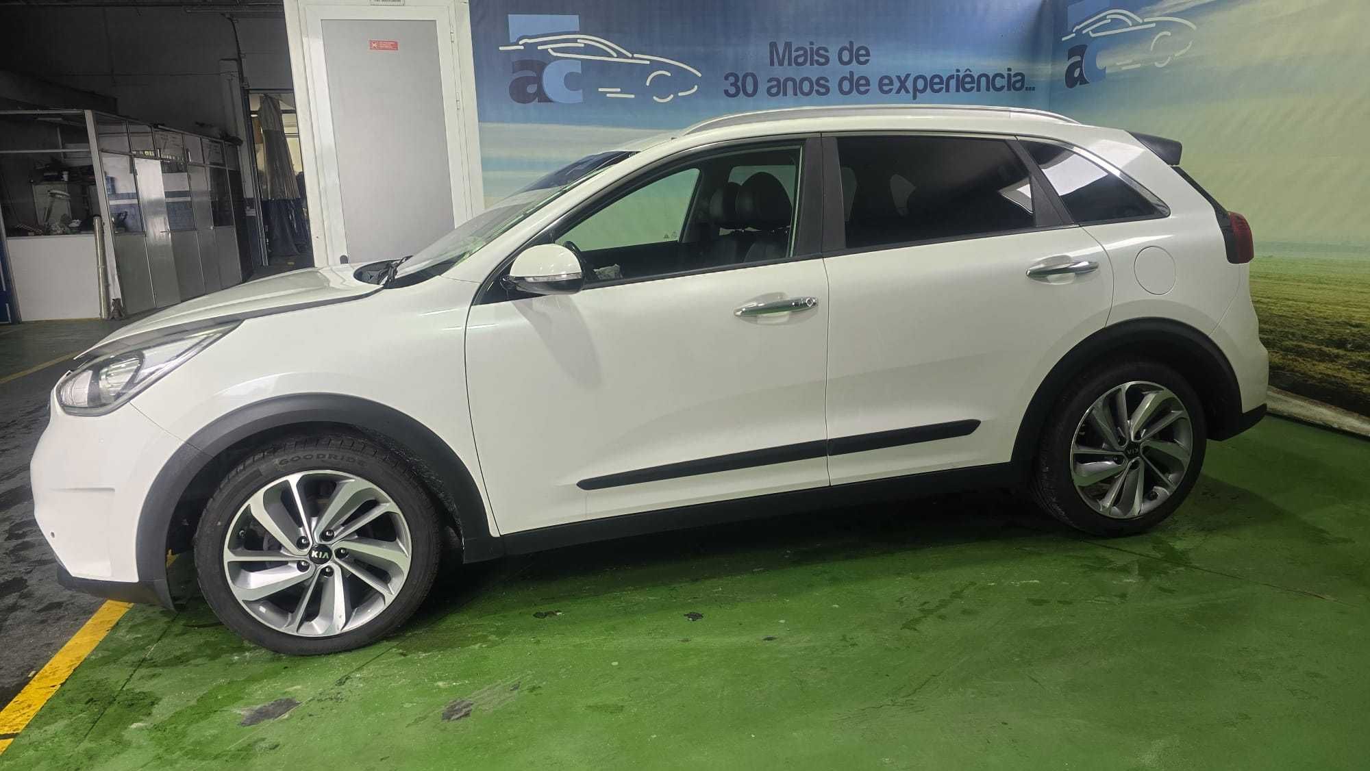 Kia Niro 1.6 GDI HEV - Salvado