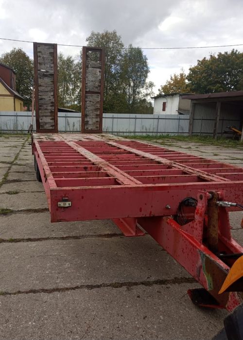 Naczepa niskopodwoziowa do ciągnika