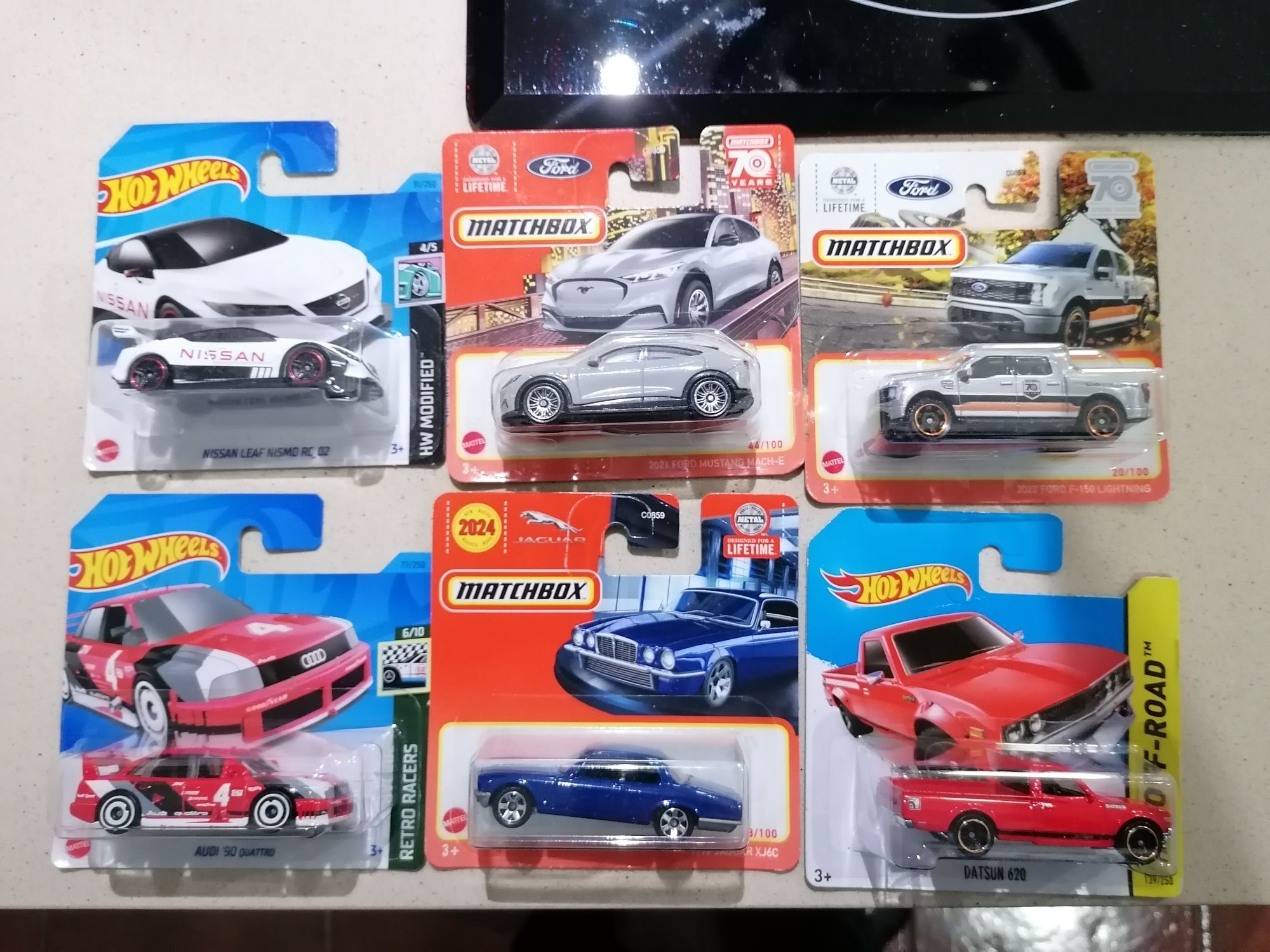Hot Wheels e Matchbox vários modelos