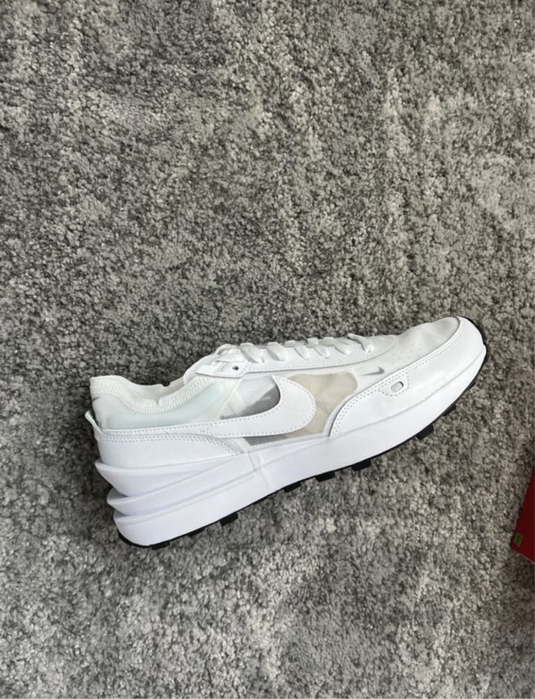 Nike waffle białe