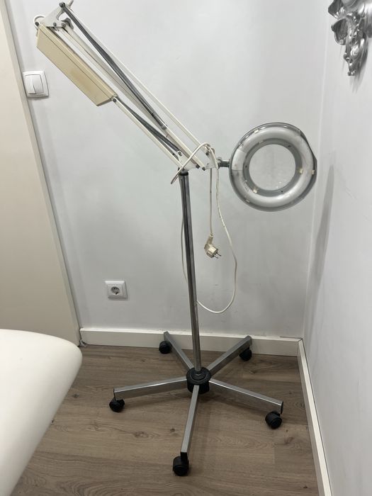 Luoa de estetica com pe