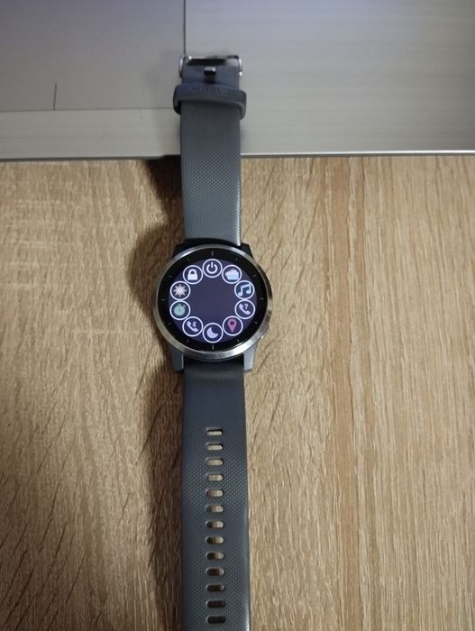 Годинник Garmin Vivoactive 4