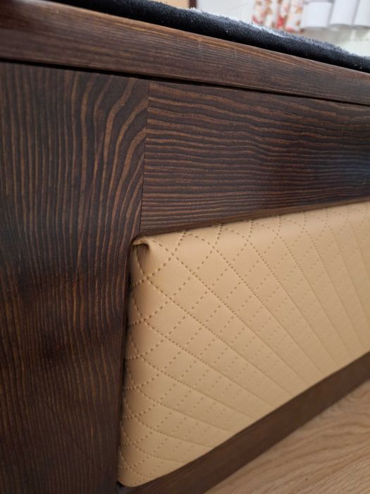 Łoże do sypialni z materacem