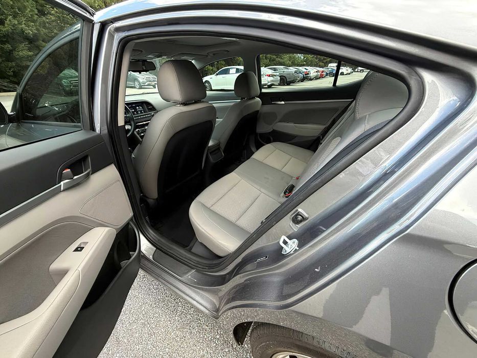 Hyundai Elantra Value Edition      2019