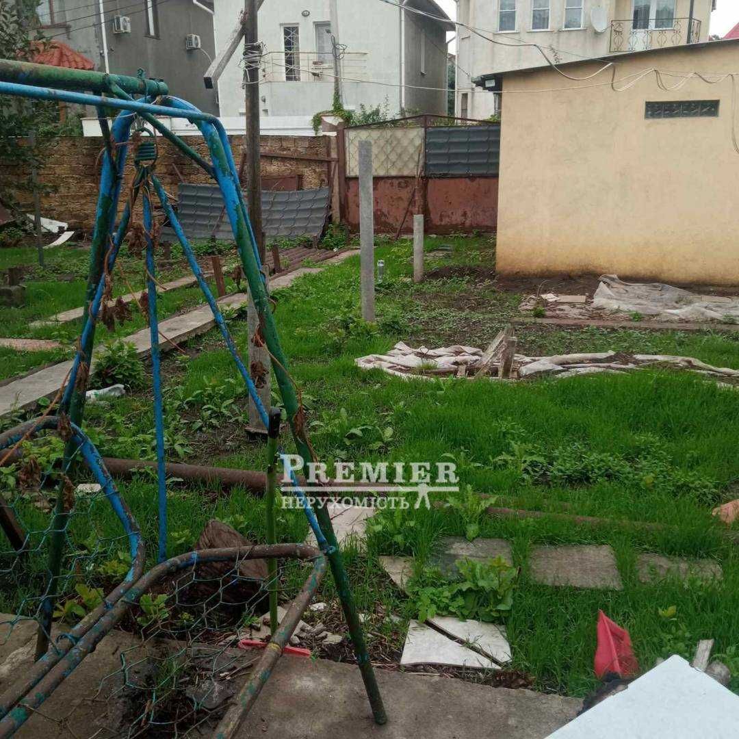 Участок правильной формы вблизи 10 Фонтана