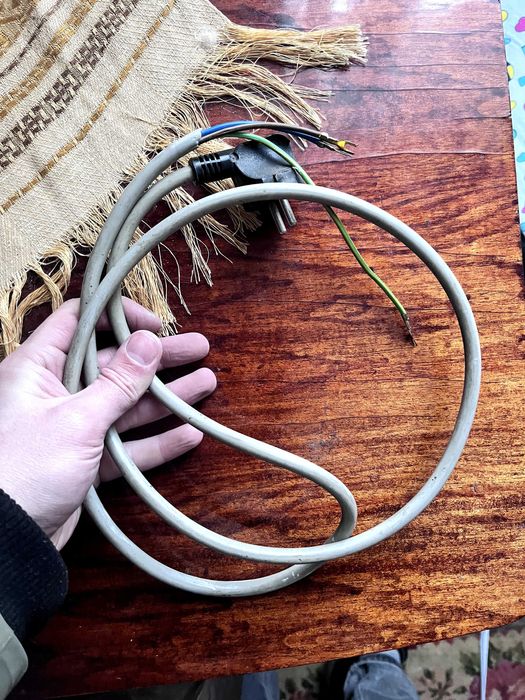 Кабель живлення до пральної машинки або іншої техніки