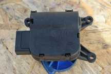 SILNIK SILNICZEK NAGRZEWNICAY AUDI A4 B6 1.9TDI 8E1820511E