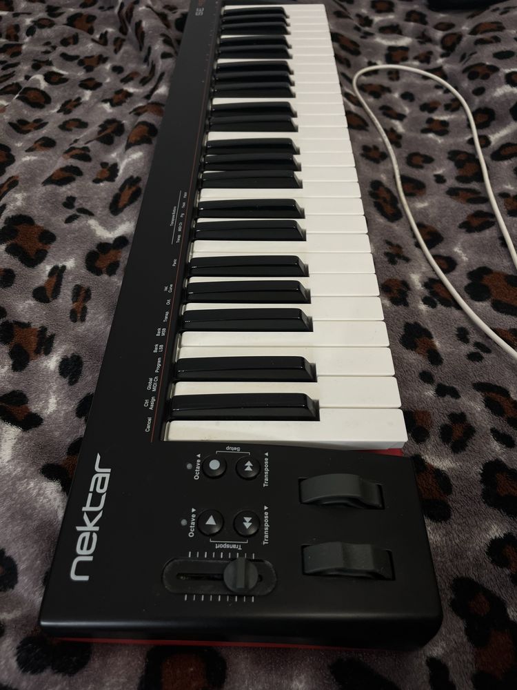 MIDI-клавіатура Nektar SE49