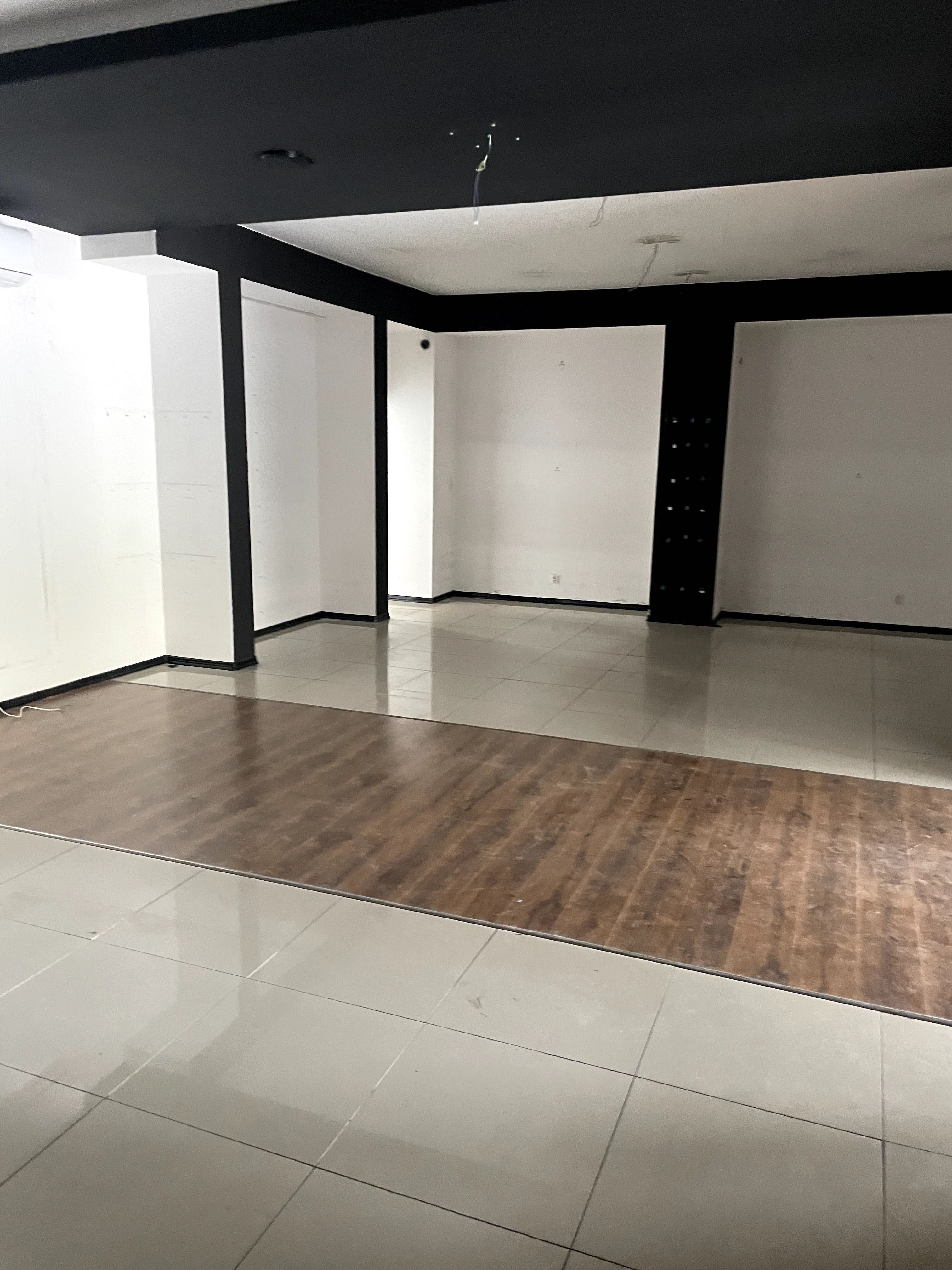 Lokal handlowo-usługowy w centrum Łasku - do wynajęcia - 500m kw