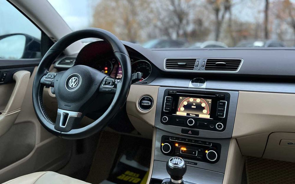 Volkswagen Passat 2011