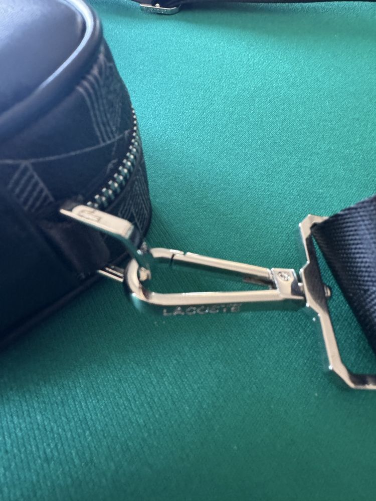 Bolsa Lacoste Monograma
