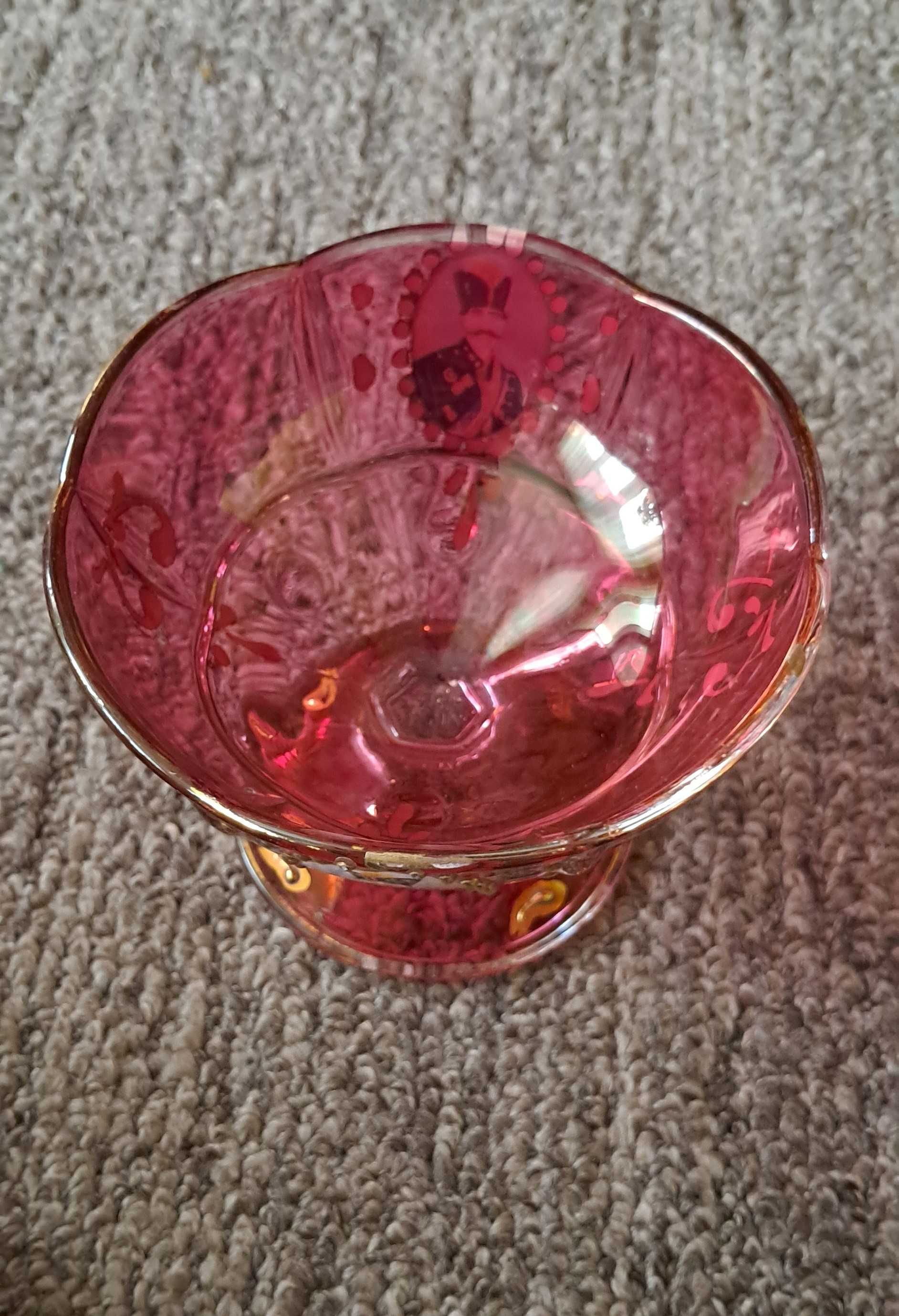 Pucharek Kielich szkło barwione czerwone dekoracja 8 cm