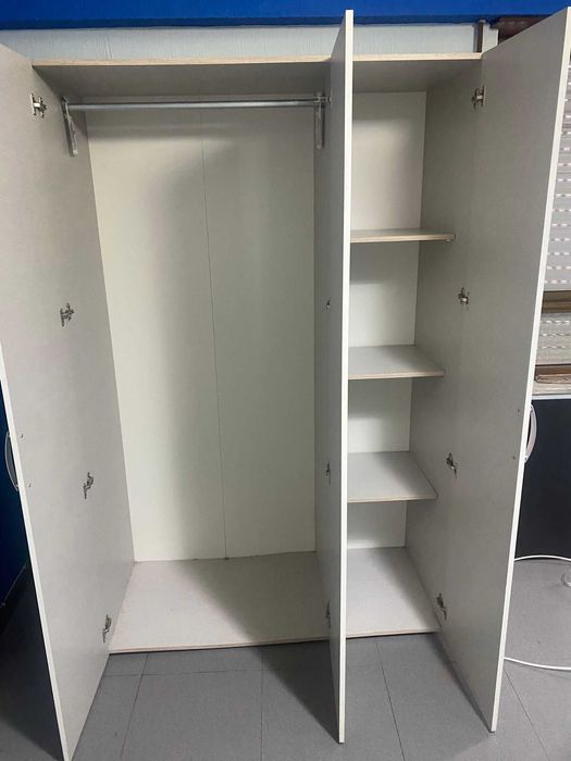 Vendo Guarda Vestidos 3 Portas