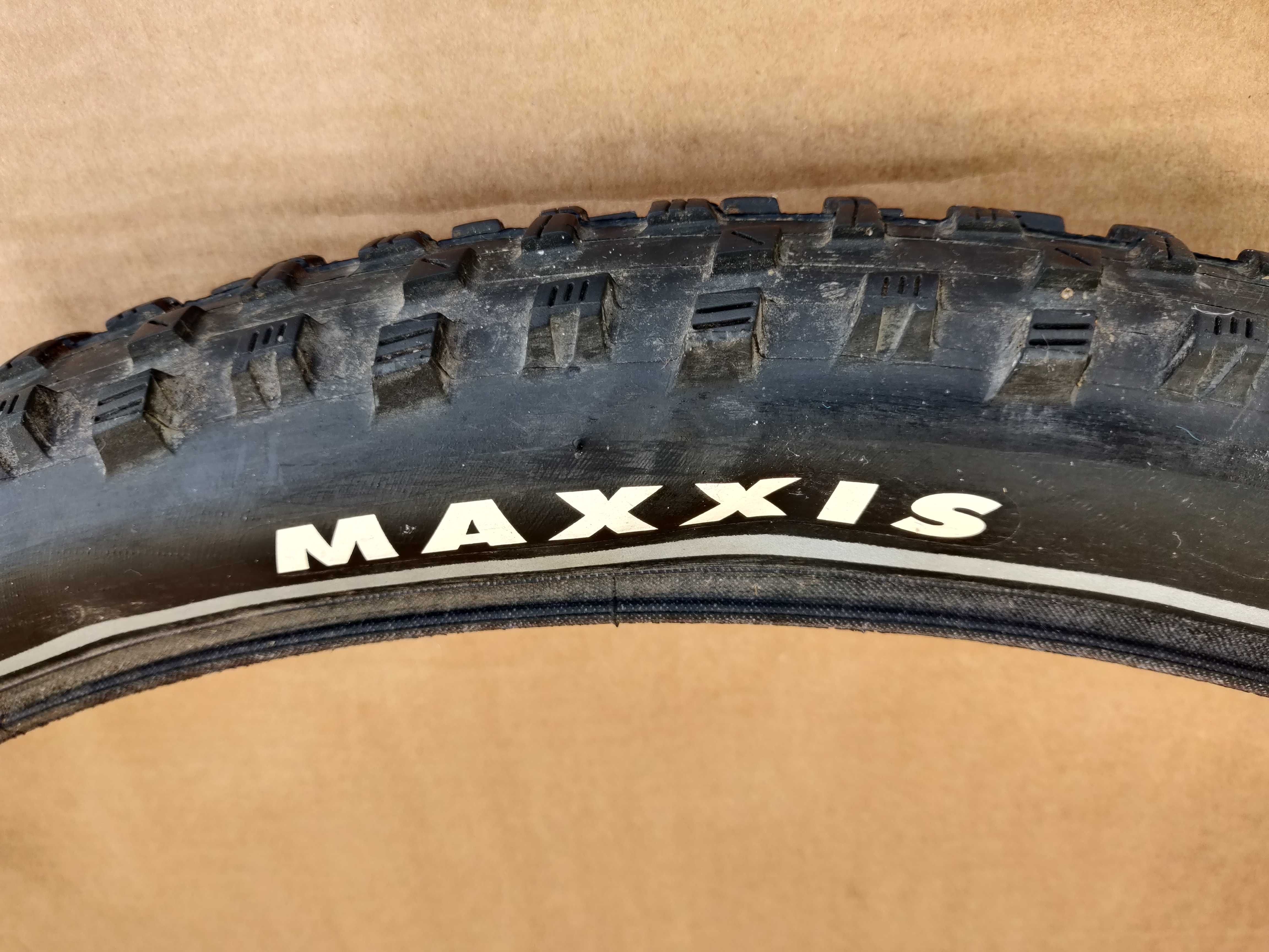 MAXXIS FOREKASTER 27,5 "  x 2,35 opona uzywana