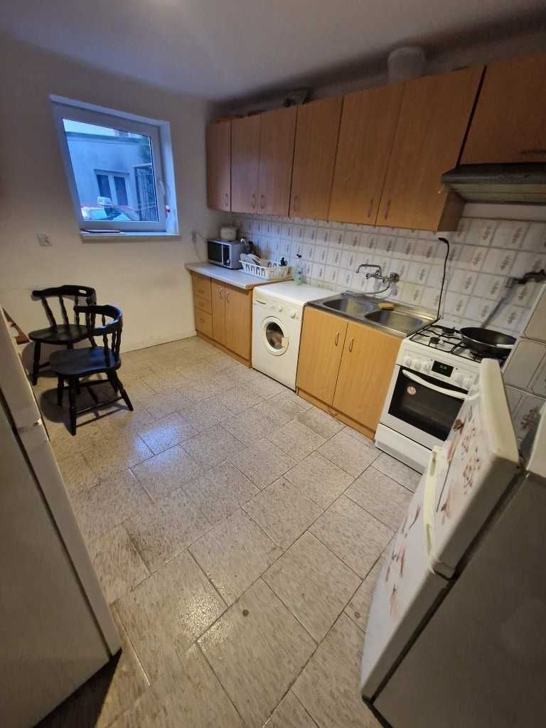 Pokój w domu jednorodzinnym - Marki PL/ENG
