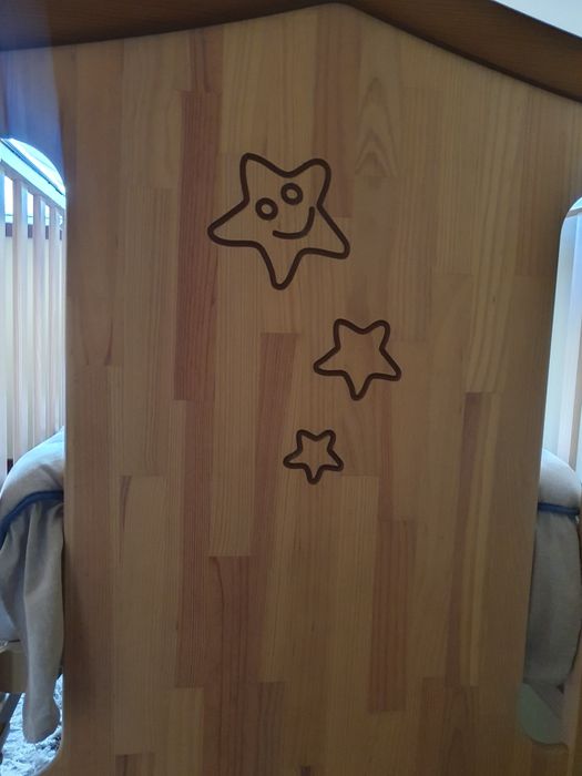 Berço para bebé em madeira