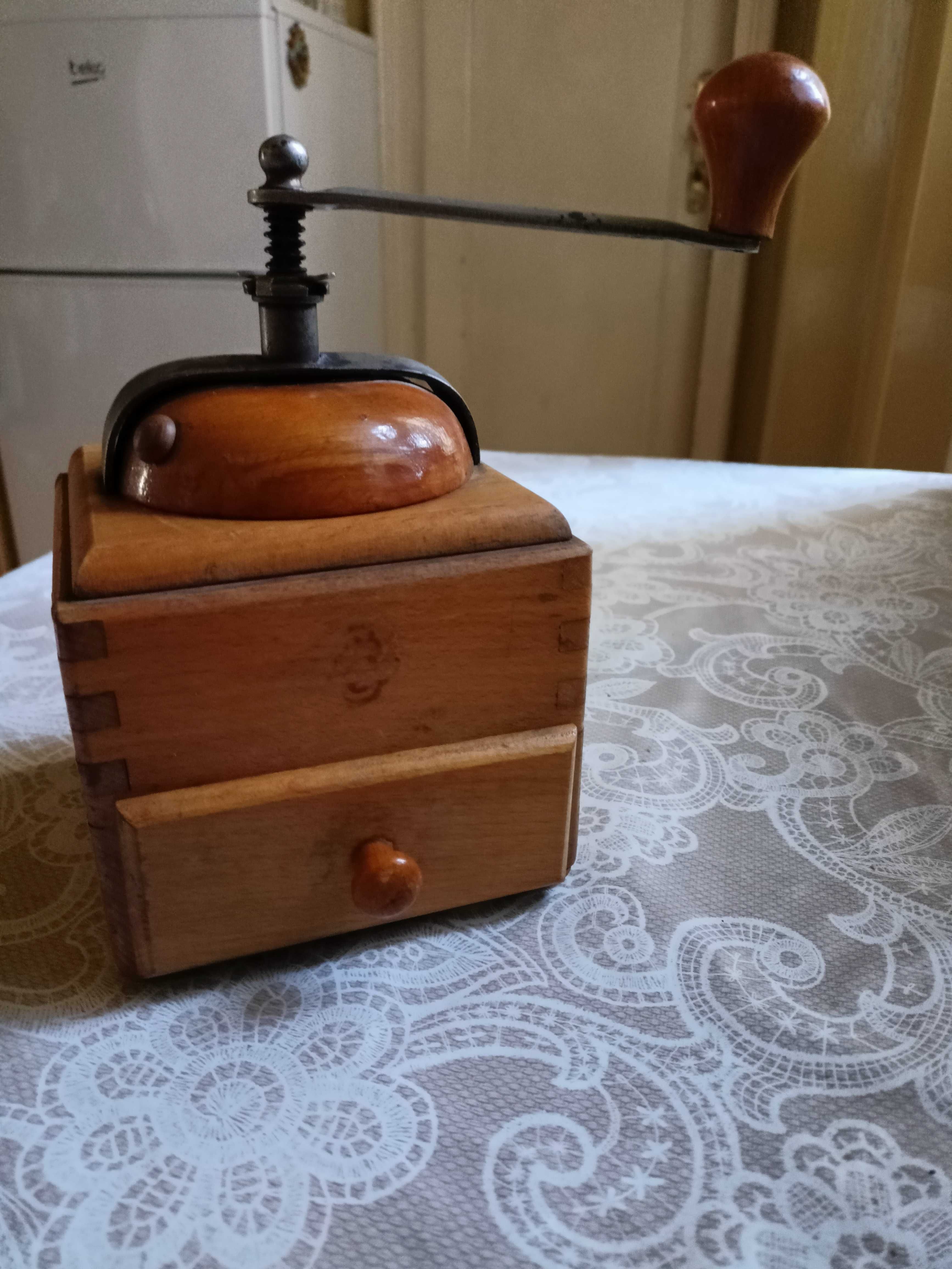 Stary młynek do kawy/pieprzu marki Klingenthal