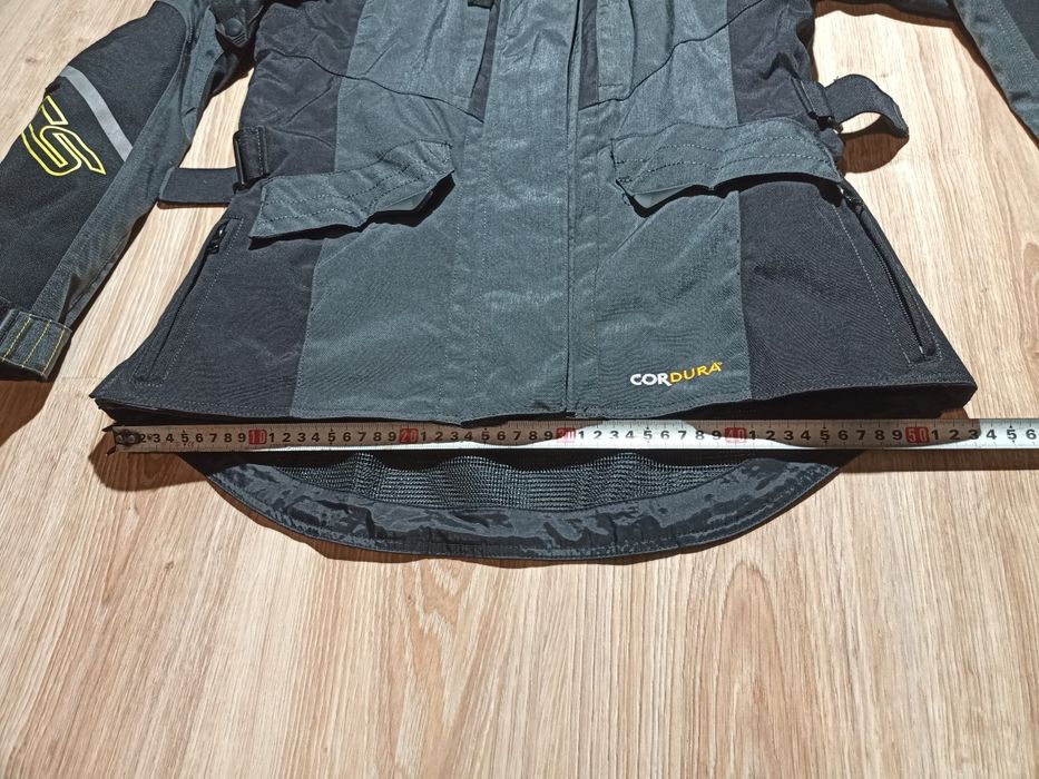 Продам якісну мотокуртку