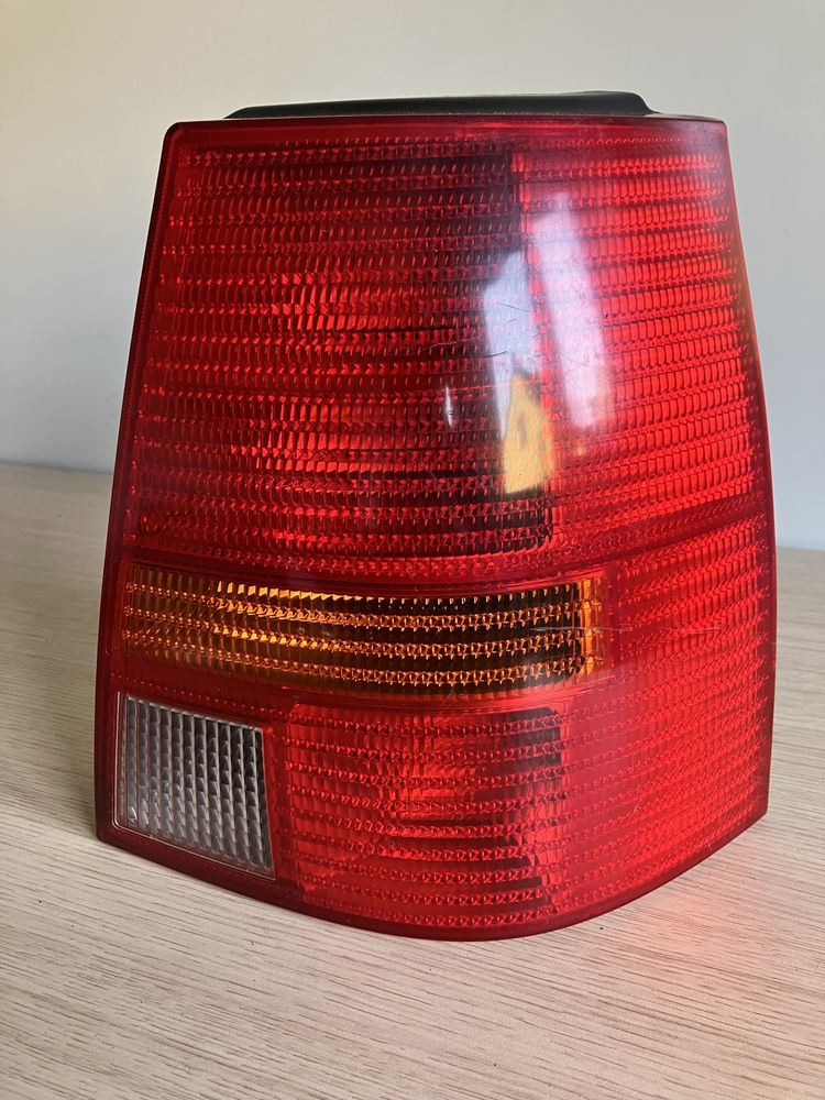 Volkswagen Golf IV Kombi Bora lampa prawy tył oryginał