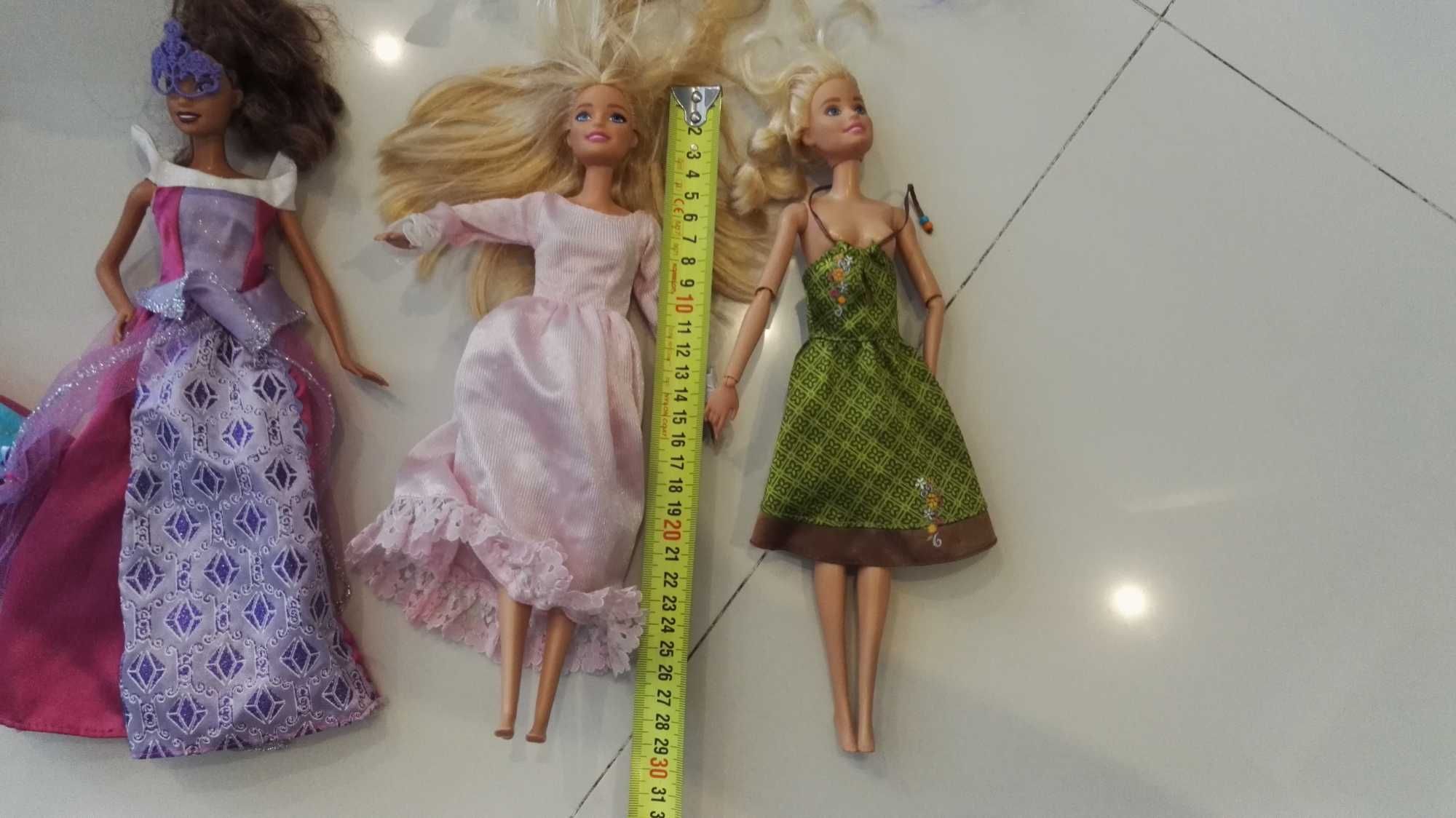 Lalki Barbie 4 sztuki z obrotową szafą i konikiem  x